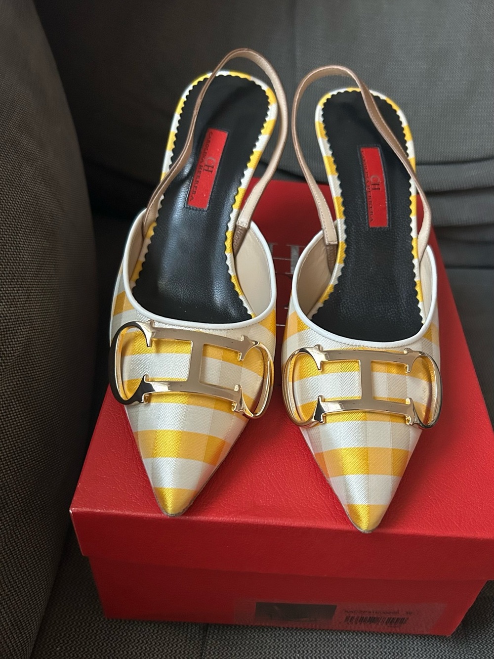 CH Carolina Herrera yellow striped satin slingback insignia logo heels 39 NIB - Picture 3 of 5